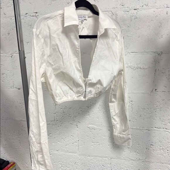 Emory Park NWT - Medium - White Notched Collar Crop Top Open Back - Picture 1 of 4